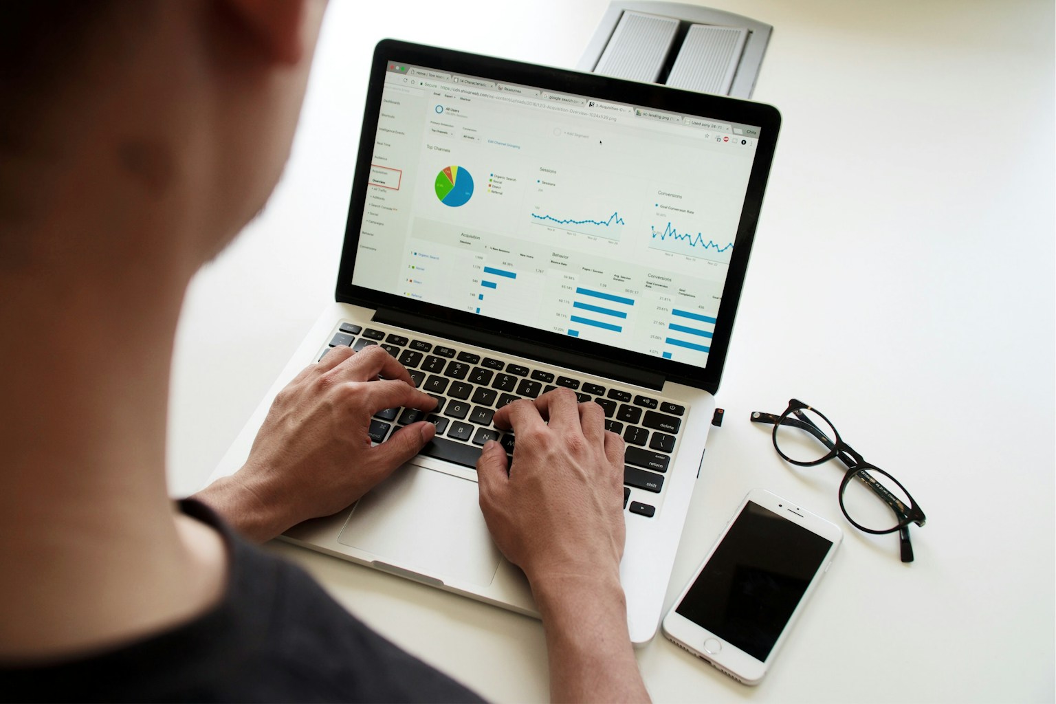 Customer Retention Rate: Formula, Analysis, and What Good Looks Like